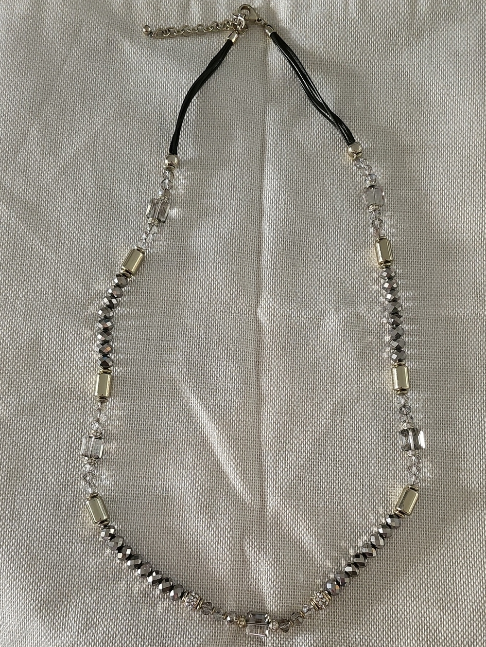 Silver Crystal Beaded Women's Necklace - Elegant Clear & Silver Design